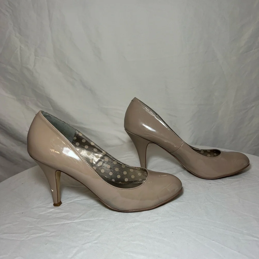 Fergalicious by Fergie Nude Patent Leather Pumps - Size 9